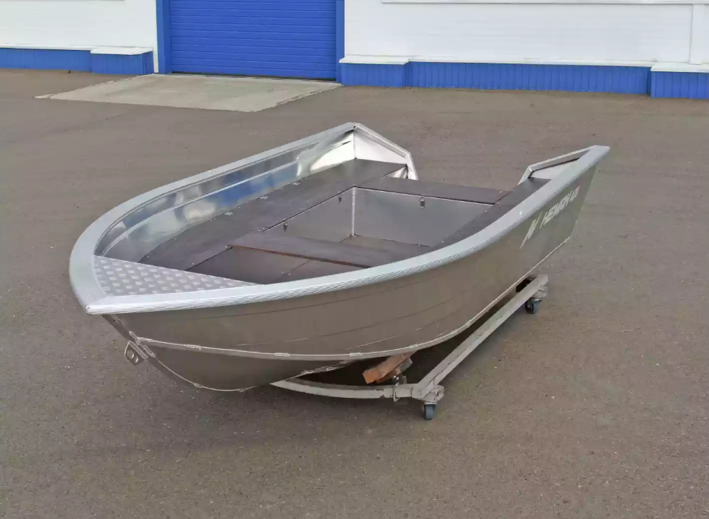 Алюминиевая лодка  Неман-420 в Керчи