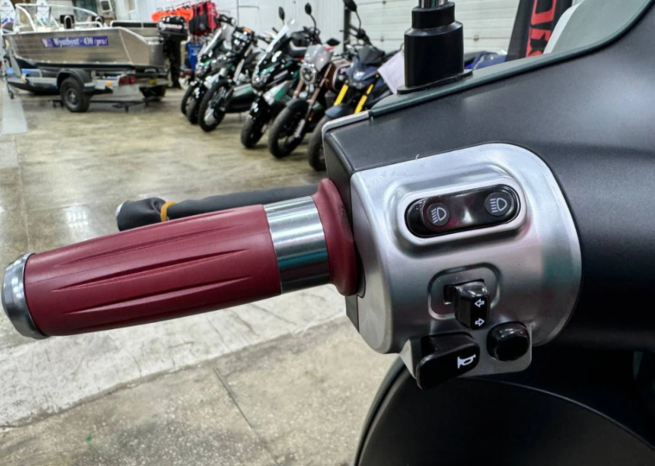 Скутер PROMAX Miami 240 (49) в Керчи