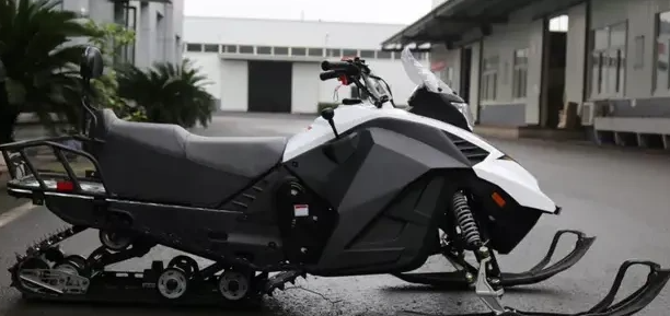 Снегоход ULAR 220 в Керчи