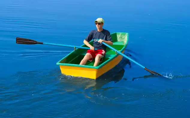 Стеклопластиковая лодка Малютка в Керчи