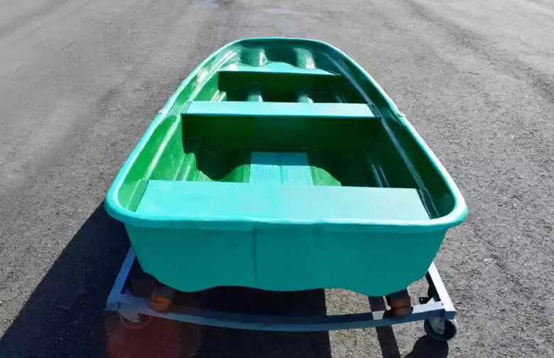 Стеклопластиковая лодка Старт (тримаран) в Керчи