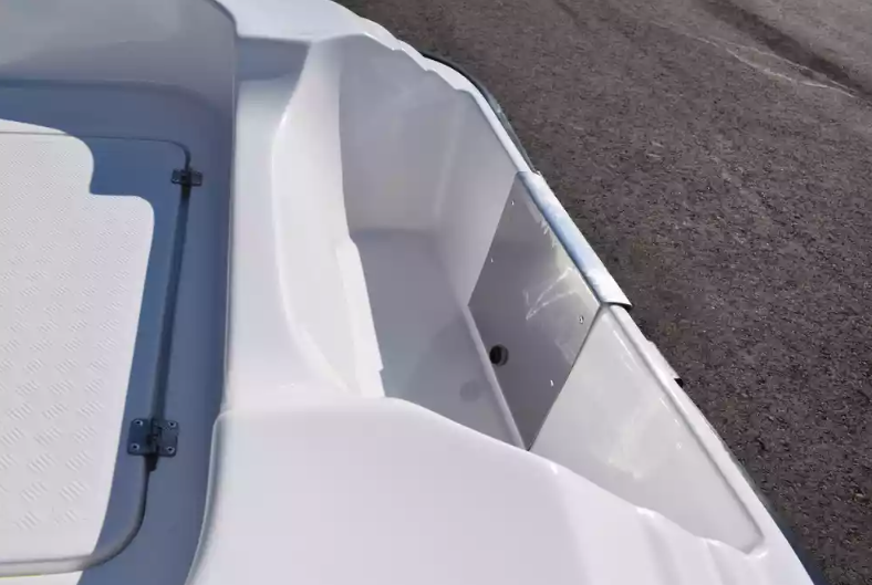 Стеклопластиковая лодка Пингвин (тримаран) в Керчи