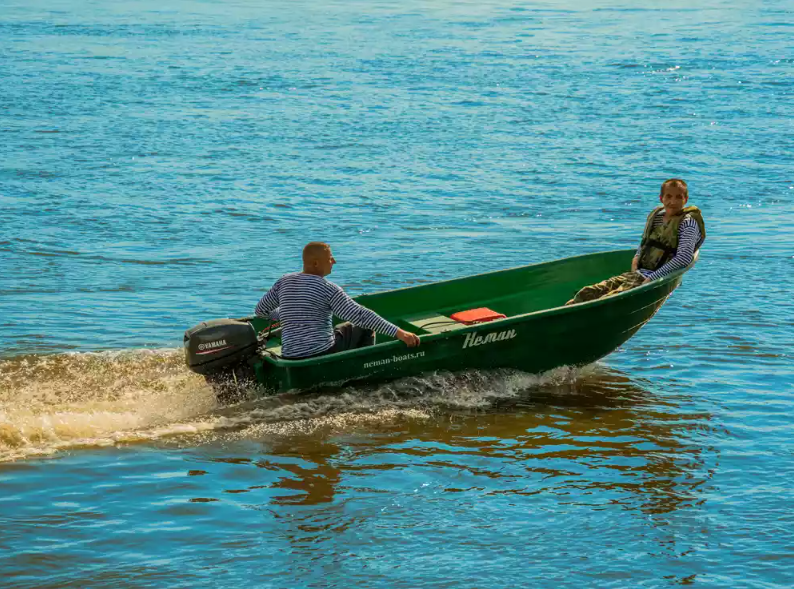 Стеклопластиковая лодка Neman-340 (тримаран) в Керчи