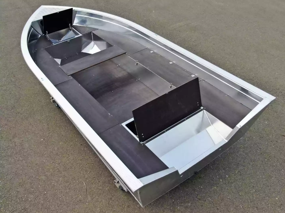 Алюминиевая лодка  Неман-420 в Керчи