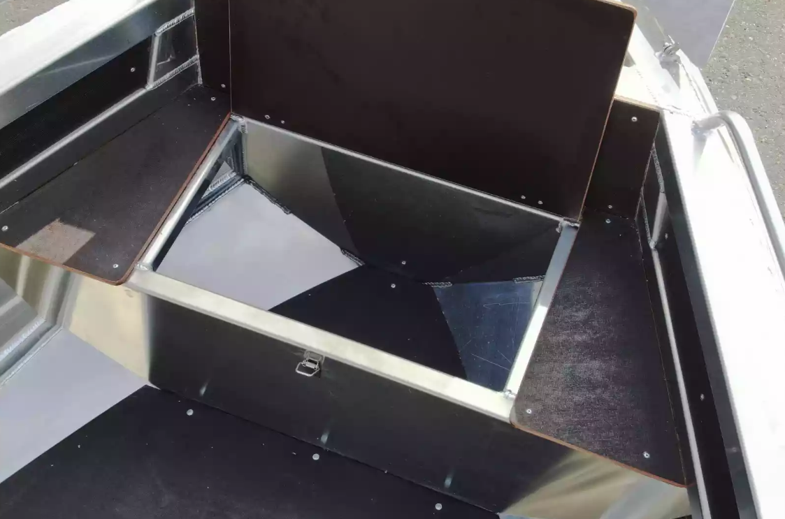 Алюминиевая лодка  Неман-480 Р в Керчи