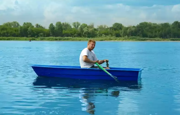 Стеклопластиковая лодка Малютка в Керчи
