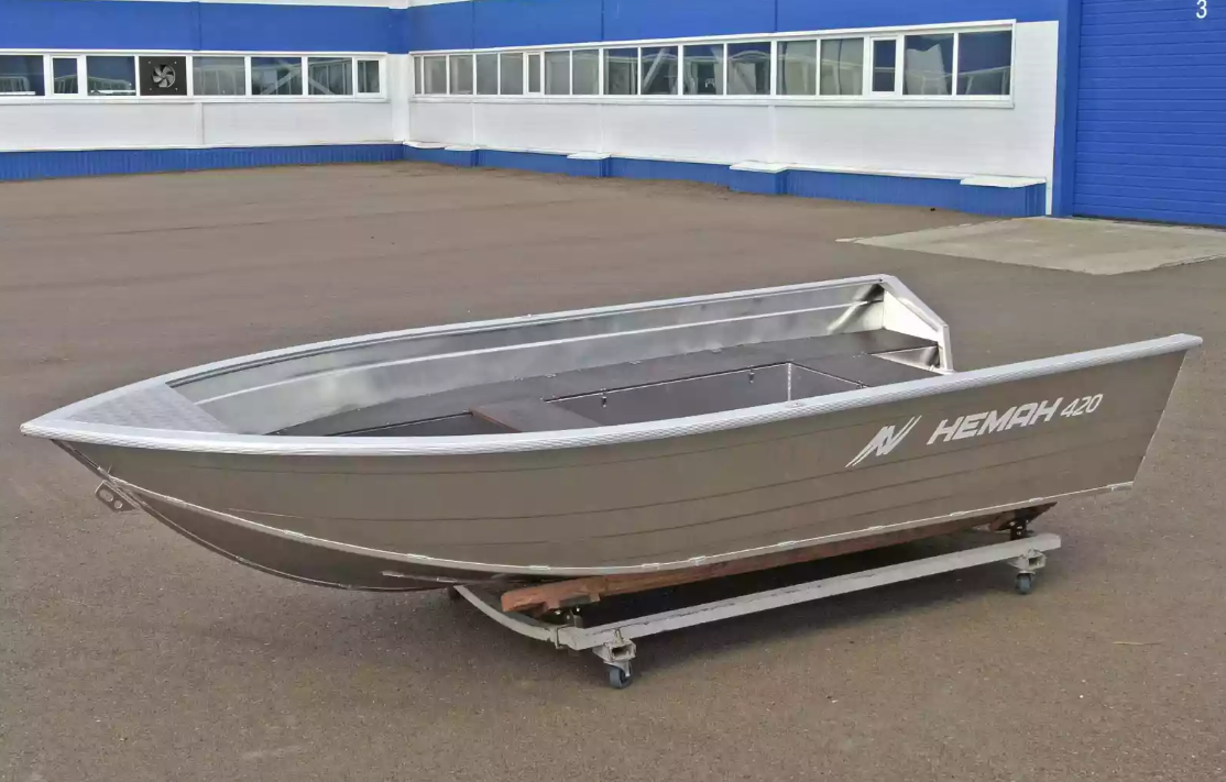 Алюминиевая лодка  Неман-420 в Керчи