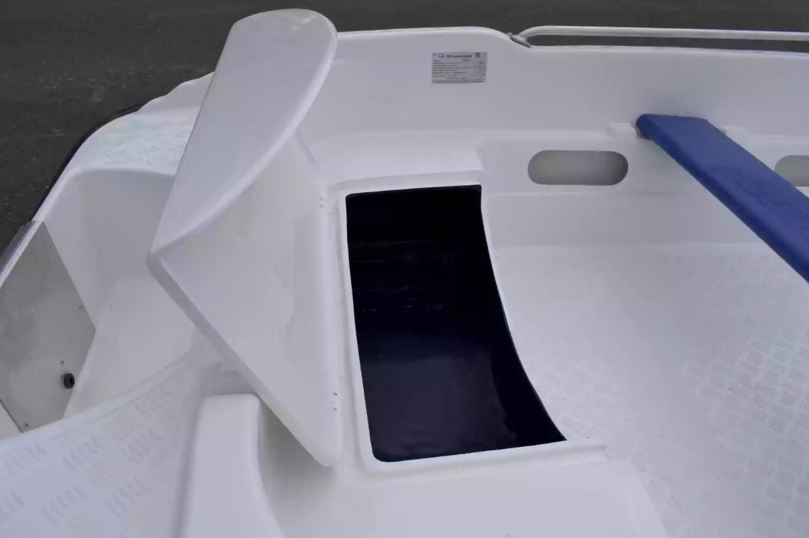 Стеклопластиковая лодка Пингвин New (тримаран) в Керчи