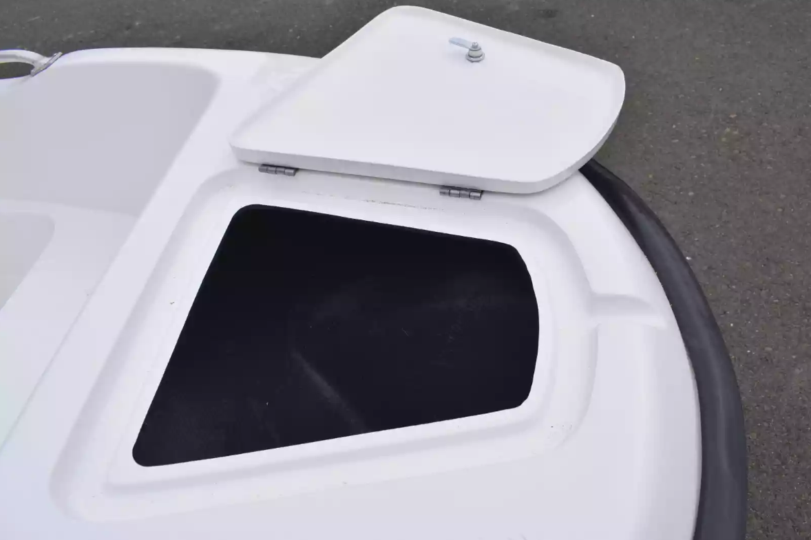 Стеклопластиковая лодка Пингвин New (тримаран) в Керчи