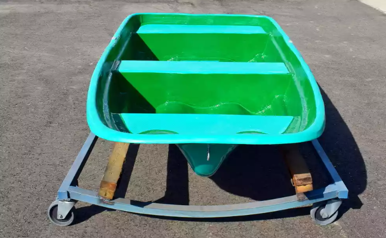 Стеклопластиковая лодка Старт (тримаран) в Керчи