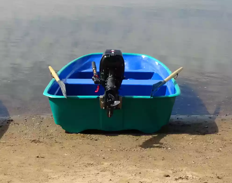 Стеклопластиковая лодка Старт (тримаран) в Керчи