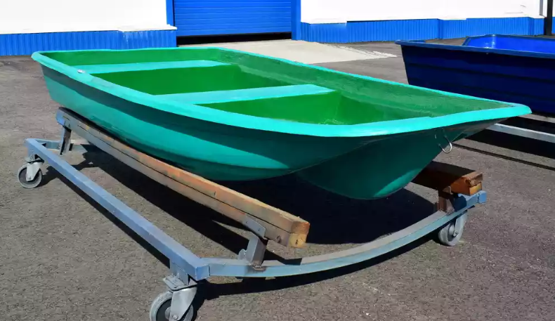 Стеклопластиковая лодка Старт (тримаран) в Керчи