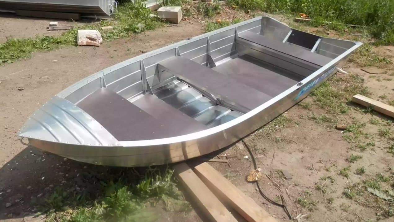 Алюминиевая лодка Вятка-Профи 32 в Керчи