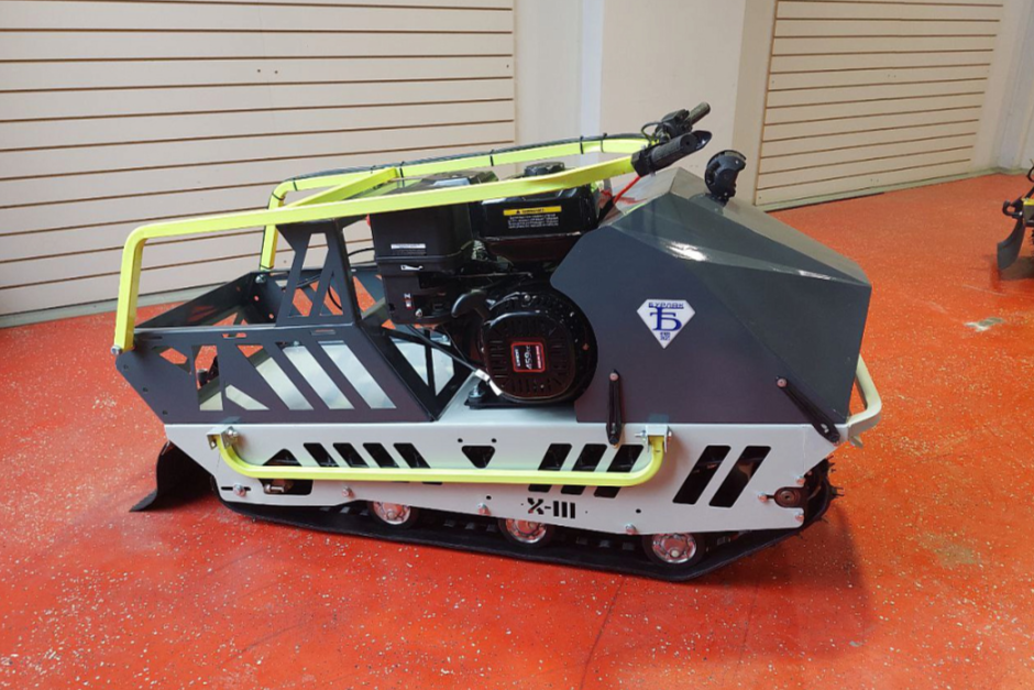 Мотобуксировщик Бурлак Пионер в Керчи