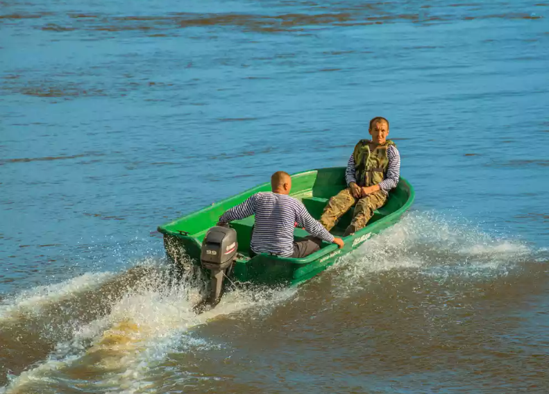 Стеклопластиковая лодка Neman-340 (тримаран) в Керчи
