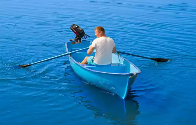 Стеклопластиковая лодка Омуль в Керчи