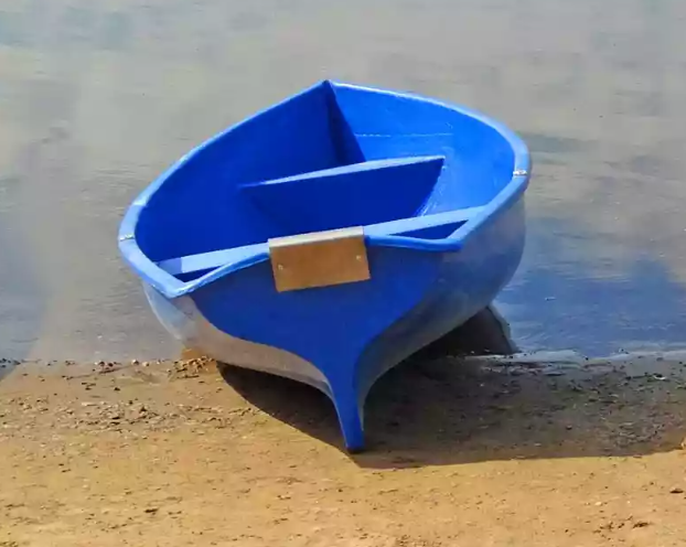 Стеклопластиковая лодка Омуль в Керчи