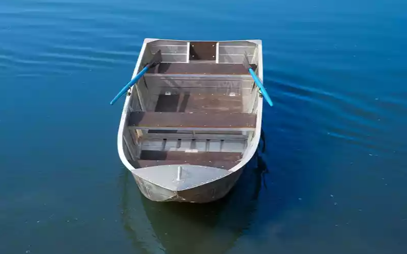 Алюминиевая лодка Вятка-Профи 37 в Керчи