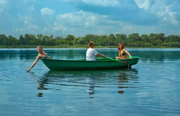 Стеклопластиковая Лодка Голавль в Керчи