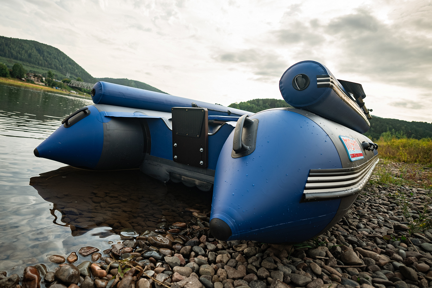 Лодка MISHIMO RIVER FJET PRO 410  под водомет в Керчи