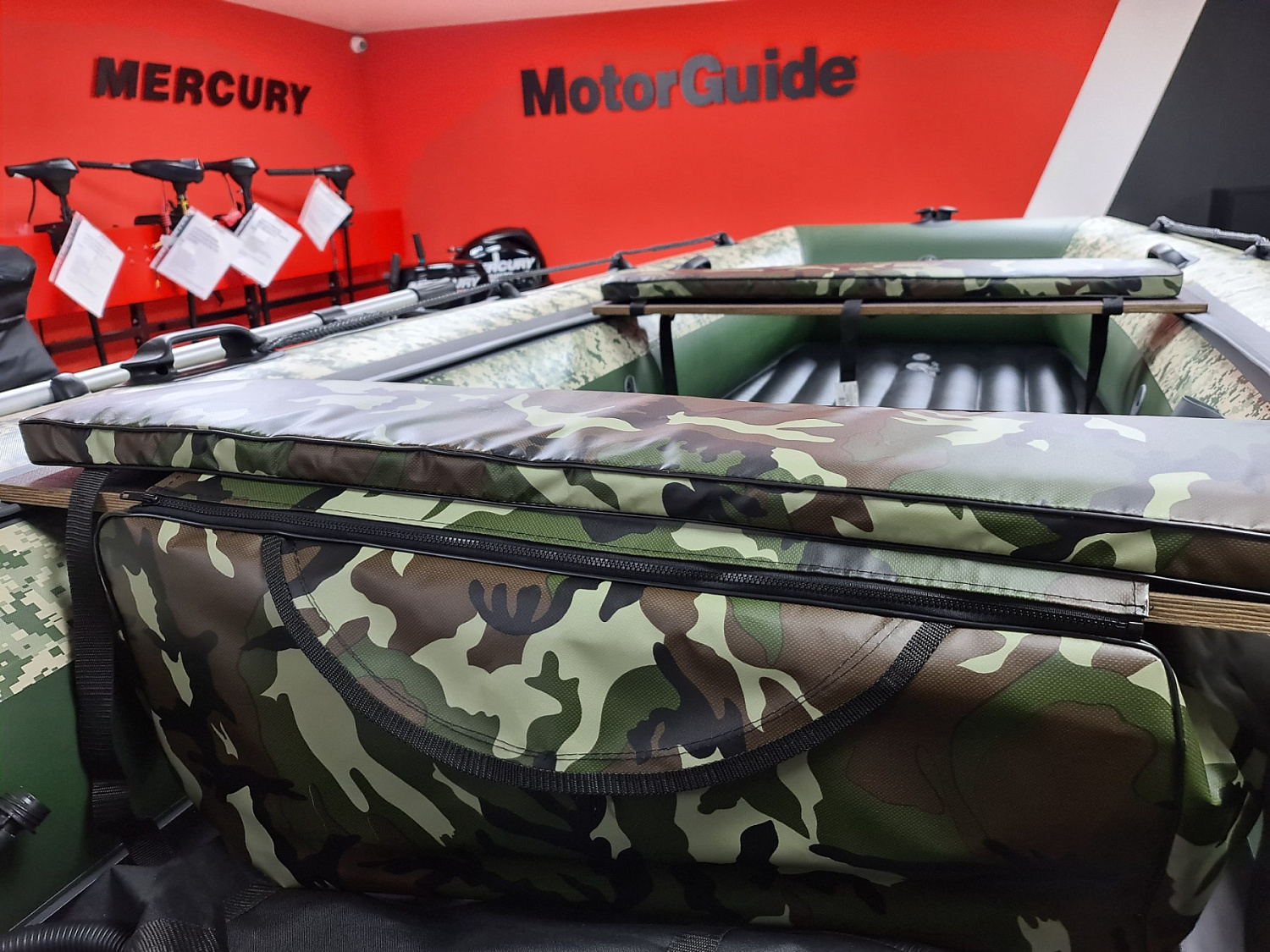 КОМПЛЕКТ МЯГКИХ НАКЛАДОК С СУМКОЙ ДЛЯ ЛОДОК 105Х20 КАМУФЛЯЖ в Керчи