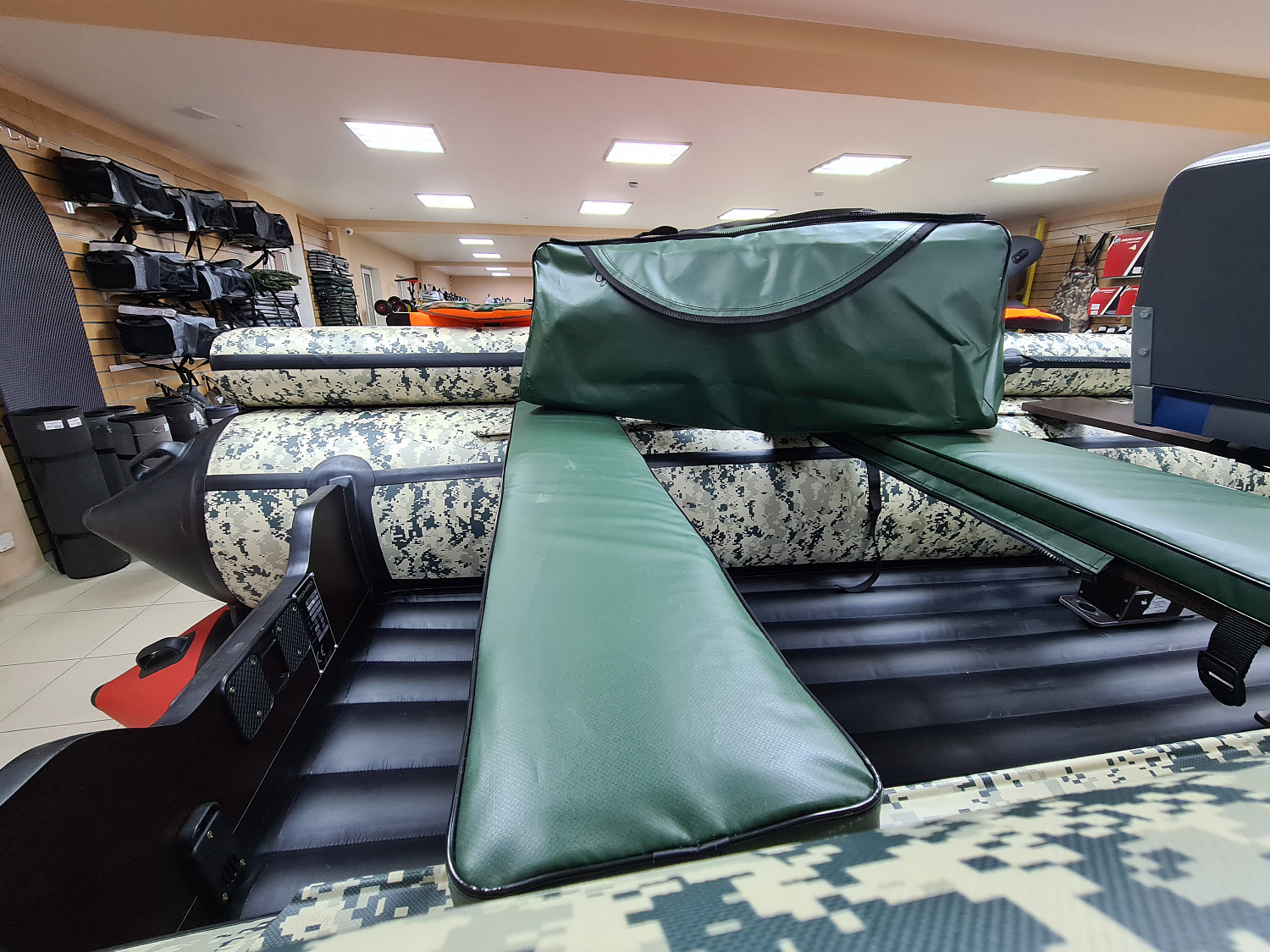 КОМПЛЕКТ МЯГКИХ НАКЛАДОК С СУМКОЙ ДЛЯ ЛОДОК 110Х20 ЗЕЛЕНЫЙ в Керчи