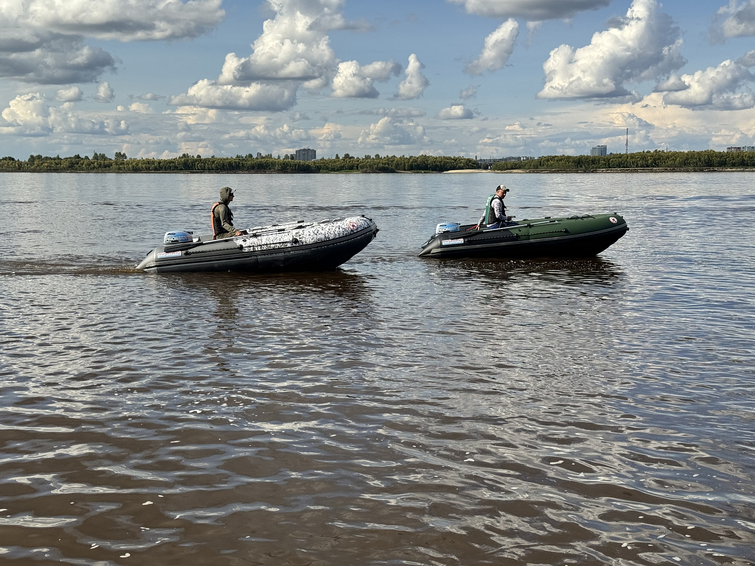 Лодка MISHIMO BIG FLOOR 440 в Керчи