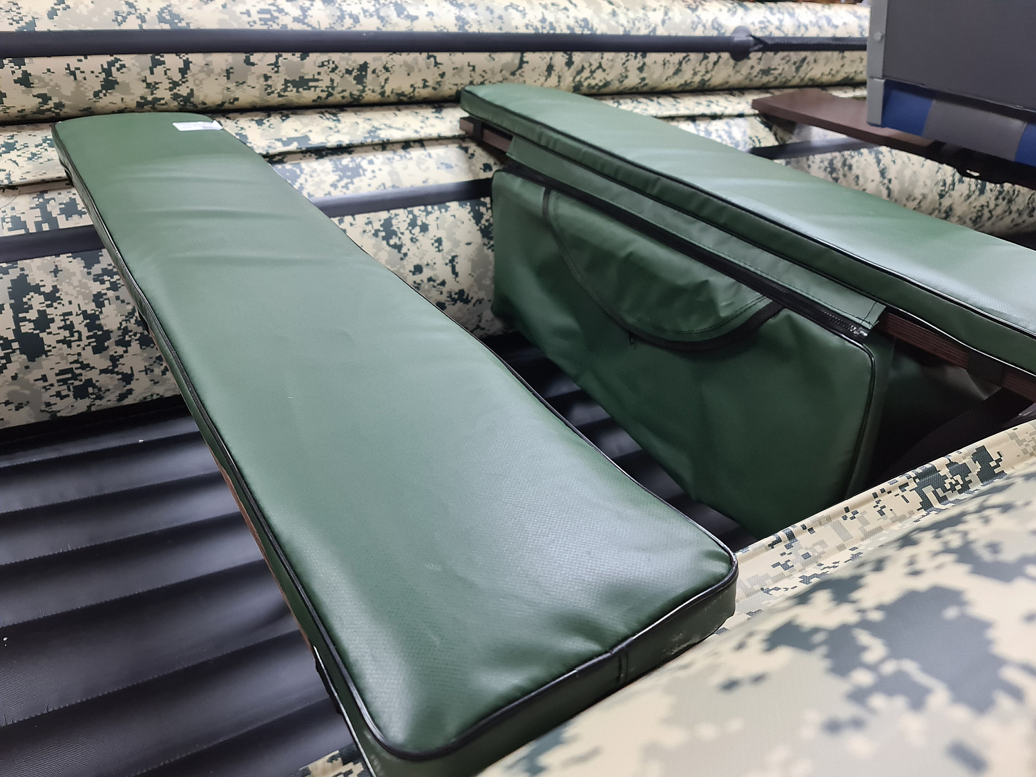 КОМПЛЕКТ МЯГКИХ НАКЛАДОК С СУМКОЙ ДЛЯ ЛОДОК 110Х20 ЗЕЛЕНЫЙ в Керчи