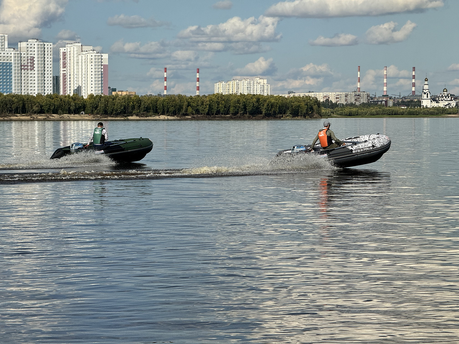 Лодка MISHIMO BIG FLOOR 440 в Керчи