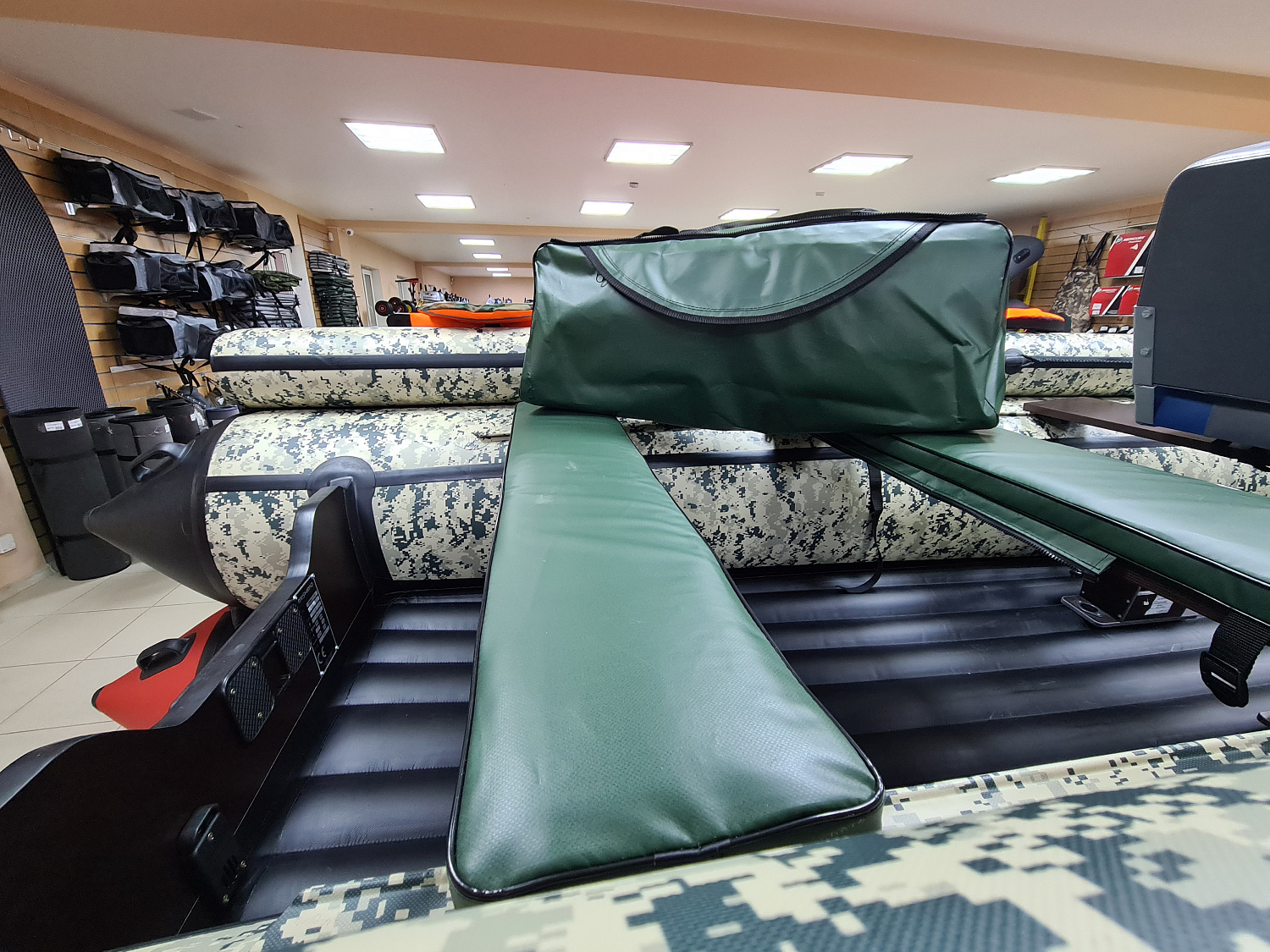 КОМПЛЕКТ МЯГКИХ НАКЛАДОК С СУМКОЙ ДЛЯ ЛОДОК 110Х20 ЗЕЛЕНЫЙ в Керчи